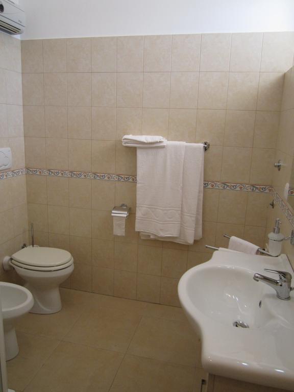 パラジャーノ Casa Alice Bed & Breakfast エクステリア 写真